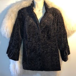 Gorgeous Vintage faux fur EUC Doncaster Coat fully lined and luxurious feel~💋